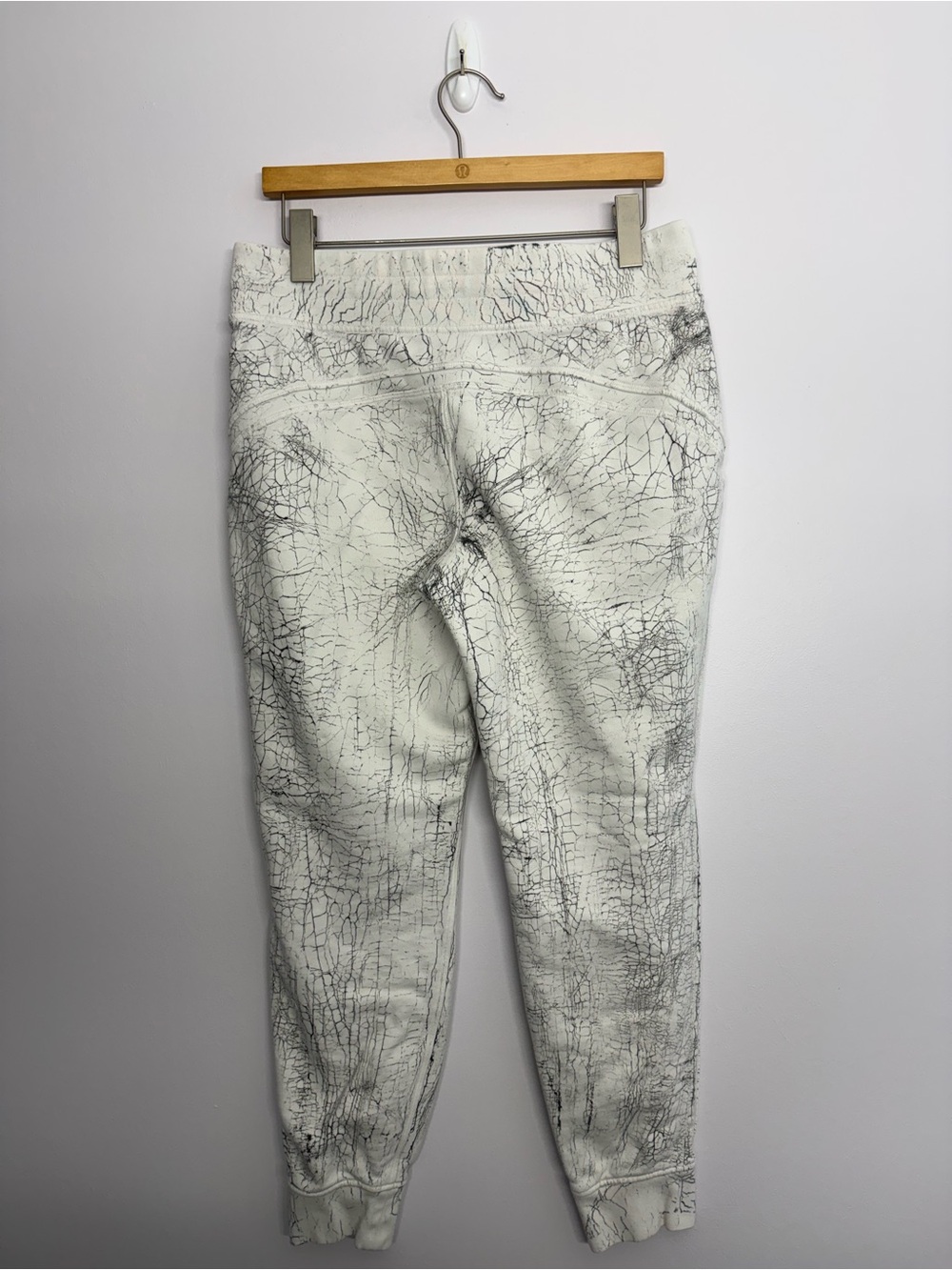 Lululemon Warm Down Jogger *7/8 Length Thread Dye White Black Sz 10 27.5” - Picture 2 of 4
